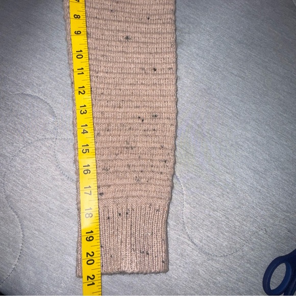 Cozy Speckled Turtleneck Sweater - Picture 9 of 9